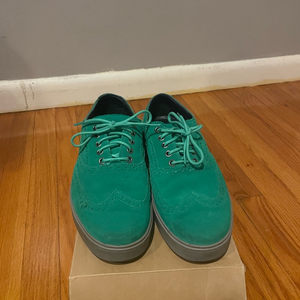 Colehaan Wingtip suede